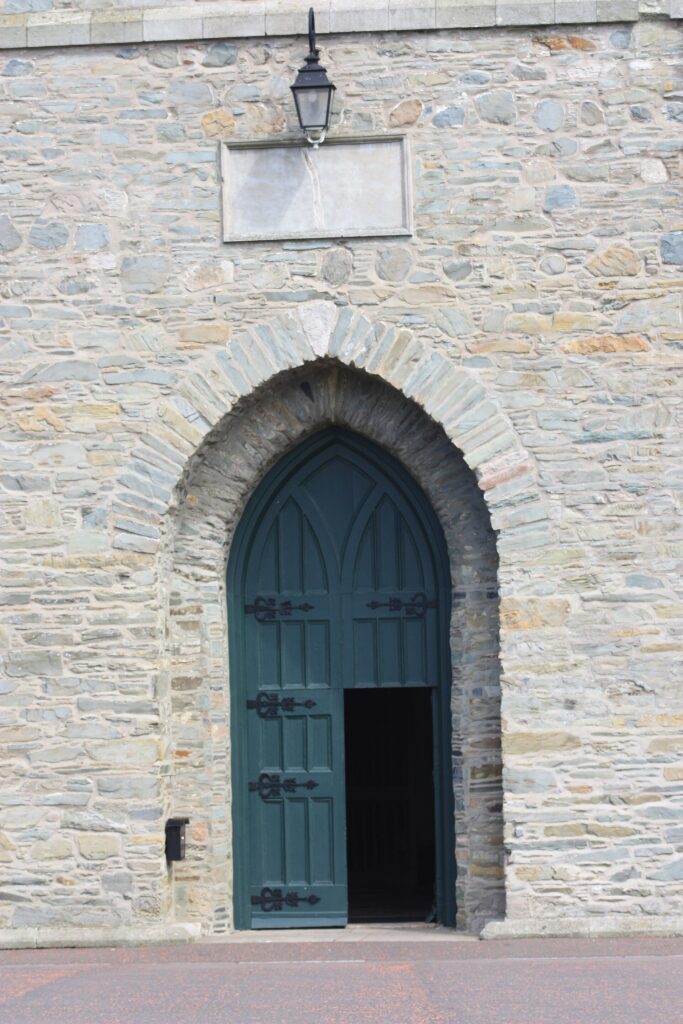 Downpatrick doors (03), August 2009