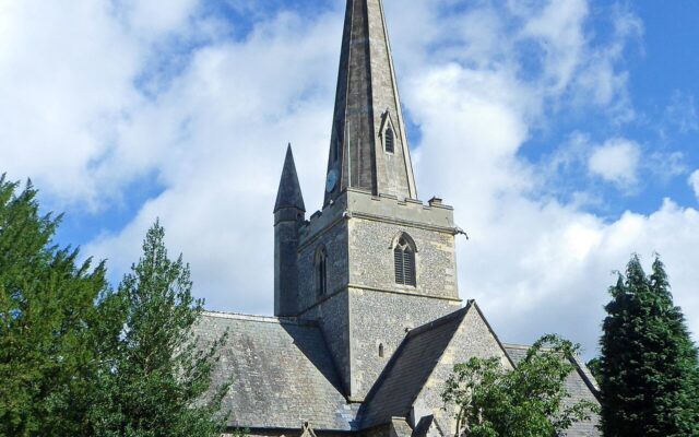 St Andrews, Crawley