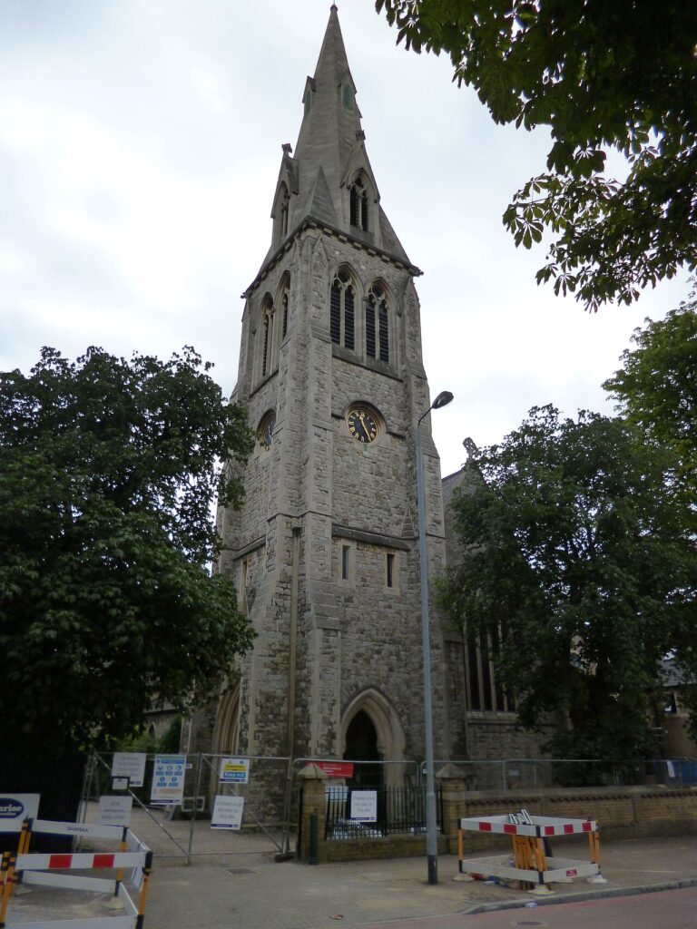 Holy Trinity, London, Beaumont Road