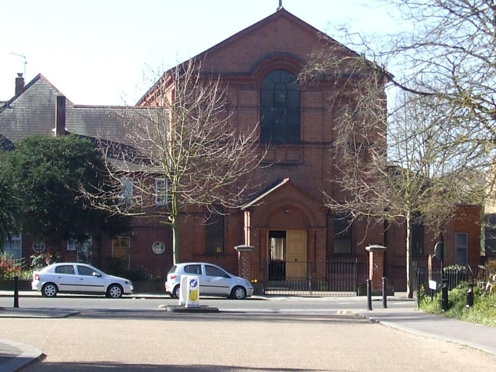 Sacred Heart Catholic Church, Teddington