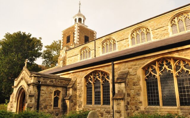 St Mary the Virgin, London, Mortlake High Street