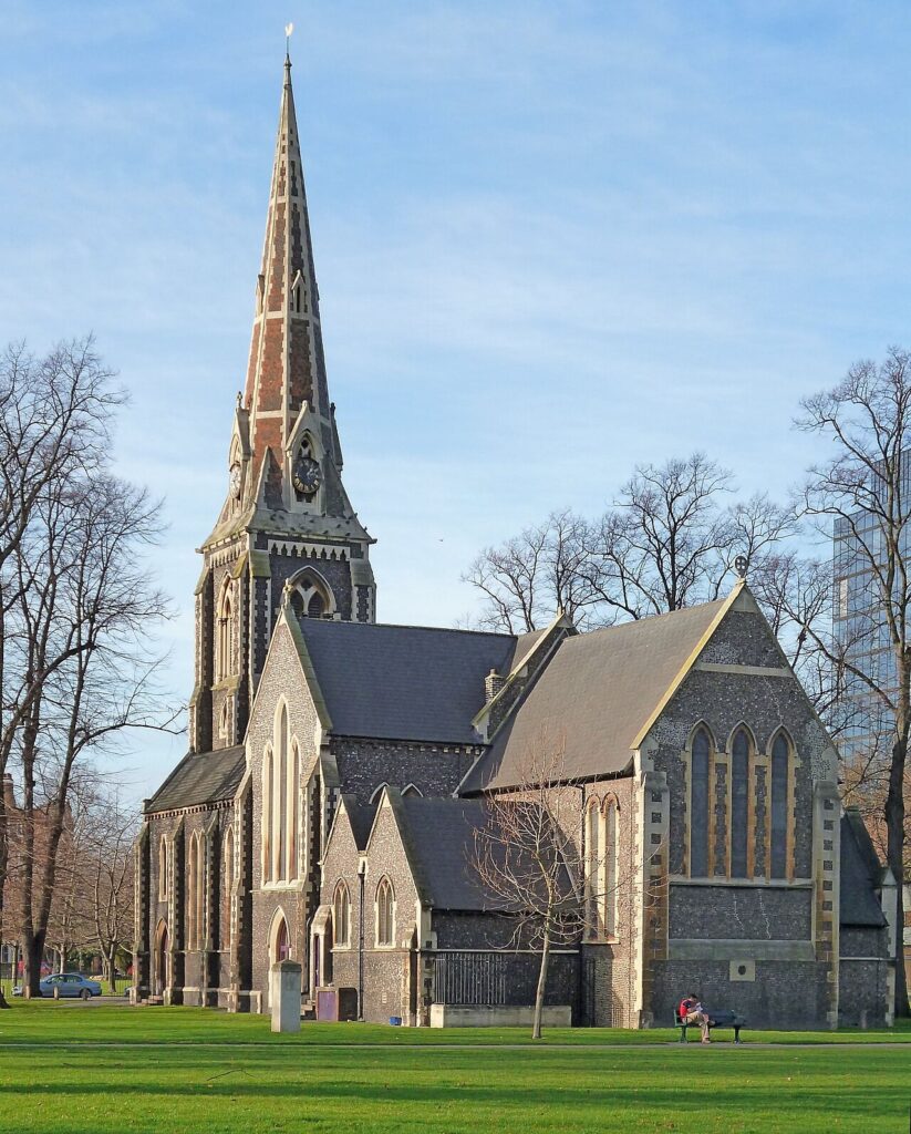 Christ Church, London, Town Hall Avenue